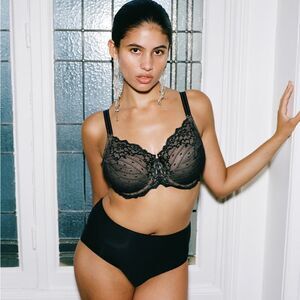 Chantelle Two Riva Gauche Full coverage unlined Bras Black 34 DD and Peach 34 D